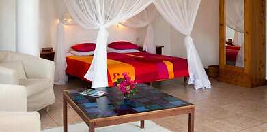 Q-Bar & Guest House