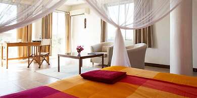 Q-Bar & Guest House