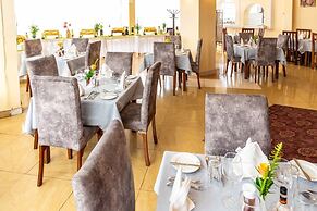 Hillcourt Resort and Spa