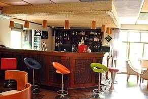 Igongo Country Hotel & Cultural Centre