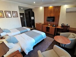Corona Hotel