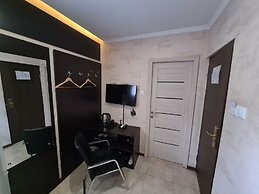 Corona Hotel