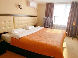 Corona Hotel