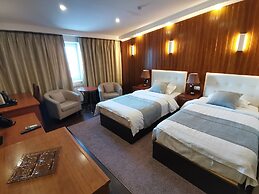 Corona Hotel