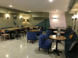 Corona Hotel