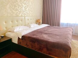 Corona Hotel