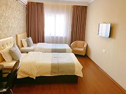 Corona Hotel