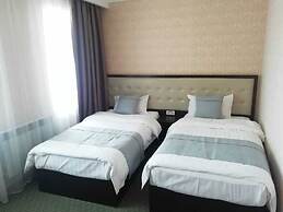 Corona Hotel