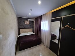 Corona Hotel