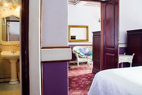 Islet Hotel