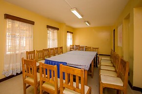 Meru Safari Hotel