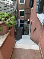 Harry's Guest House