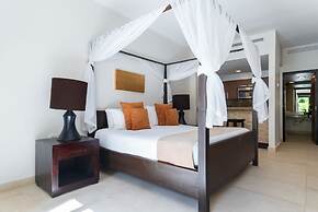 Aldea Thai by Playa Moments
