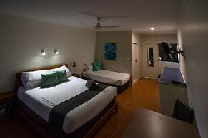Birch Motel Bowen