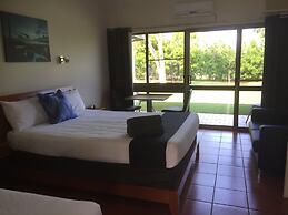 Birch Motel Bowen