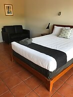 Birch Motel Bowen