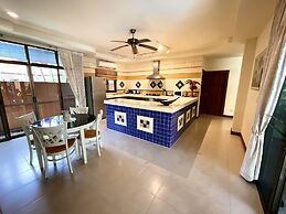 Coconut Paradise Holiday Villas
