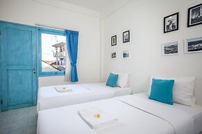 Paras Paros Marina Lodge
