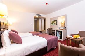 Perla Arya Hotel