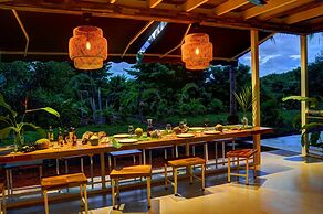 Moana Surf Resort