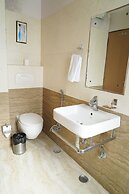 Hotel Yash Regency