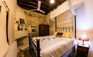 Vouni Lodge