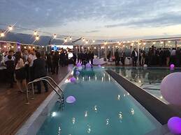 ICON Hotel