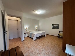 Montiruju Hotel