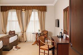 An Chúirt Hotel