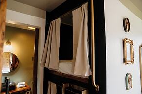 Bambuda Castle - Hostel