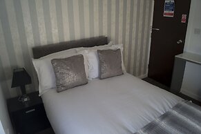 Kirks Korner Hotel