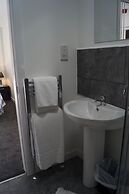 Kirks Korner Hotel