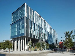 Residence & Conference Centre Toronto Downtown George Brown Polytechni