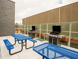 Residence & Conference Centre Toronto Downtown George Brown Polytechni