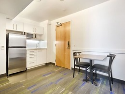 Residence & Conference Centre Toronto Downtown George Brown Polytechni