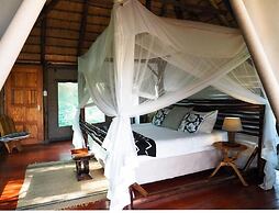 Muweti Bush Lodge