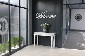 The Halfway House Hotel