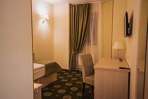 Hotel Starosadskiy