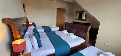 The Courtyard Apartments