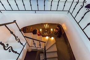 Opera Mansion