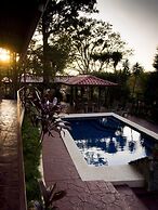 Las Cumbres Inn