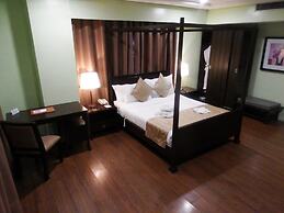 Tanza Oasis Hotel and Resort
