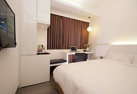 Yes Hotel