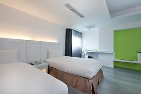 Yes Hotel