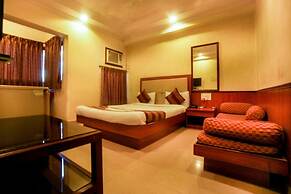 Lucky Hotel Bandra