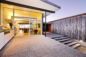 Cloudy Bay Beach House