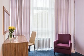 Tessa Hotel