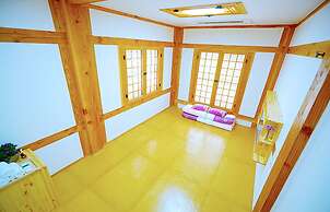 Lee Ga Hanok