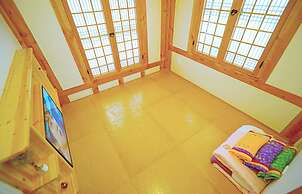 Lee Ga Hanok