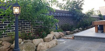 Lee Ga Hanok